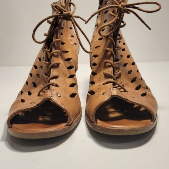 Paul Green Bali Brown Bootie Block Heel Lace Up Cut Out Detail US 9/UK 6.5 - Picture 5 of 10